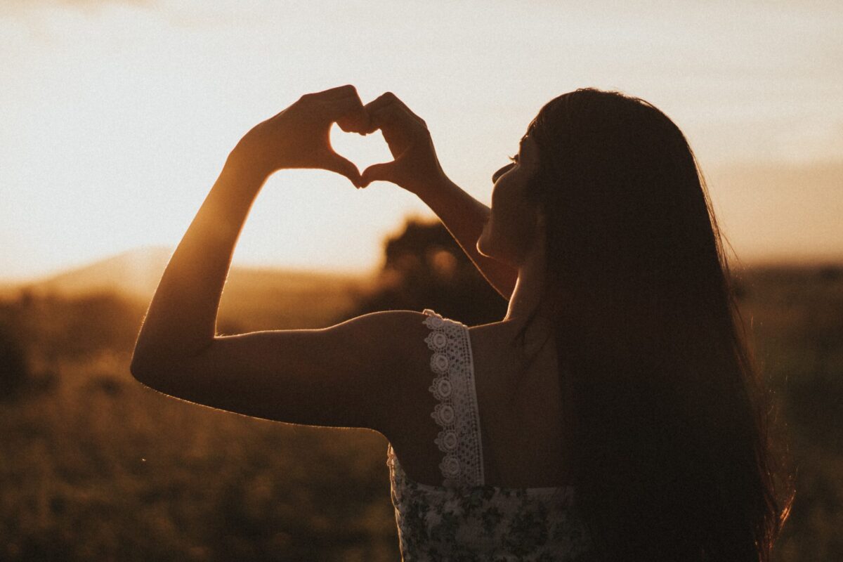 Why Do I Struggle To Love Myself? 4 Reasons &Amp; 6 Steps To Improve Self-Love